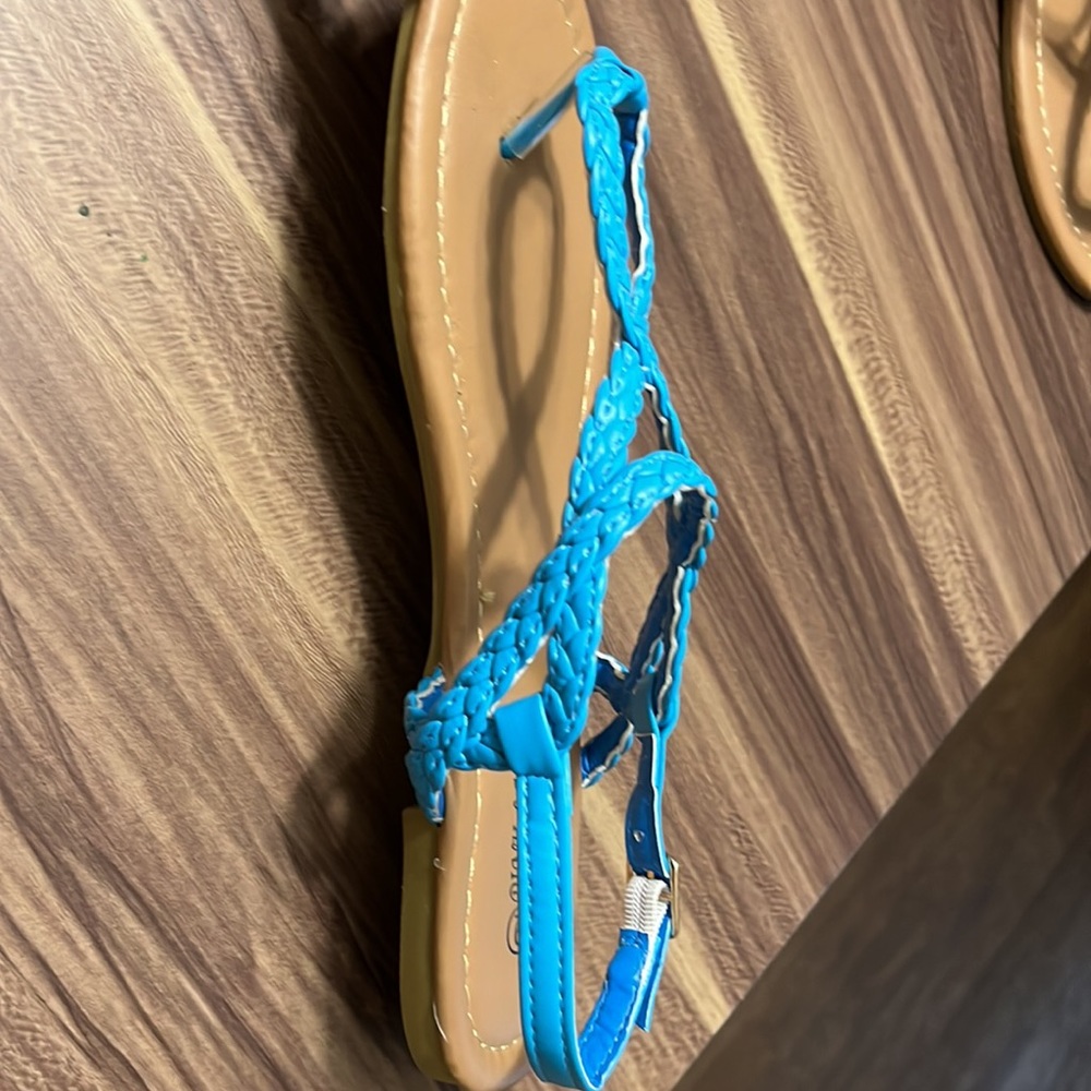 Sky blue thong sandals - Picture 6 of 11
